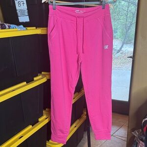 NWOT Skechers Sport SKECHLUXE Restful Jogger Hot Pink Fuchsia Pant Size Small